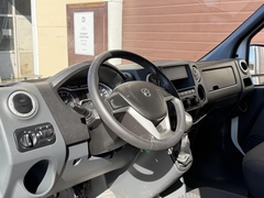 car-image